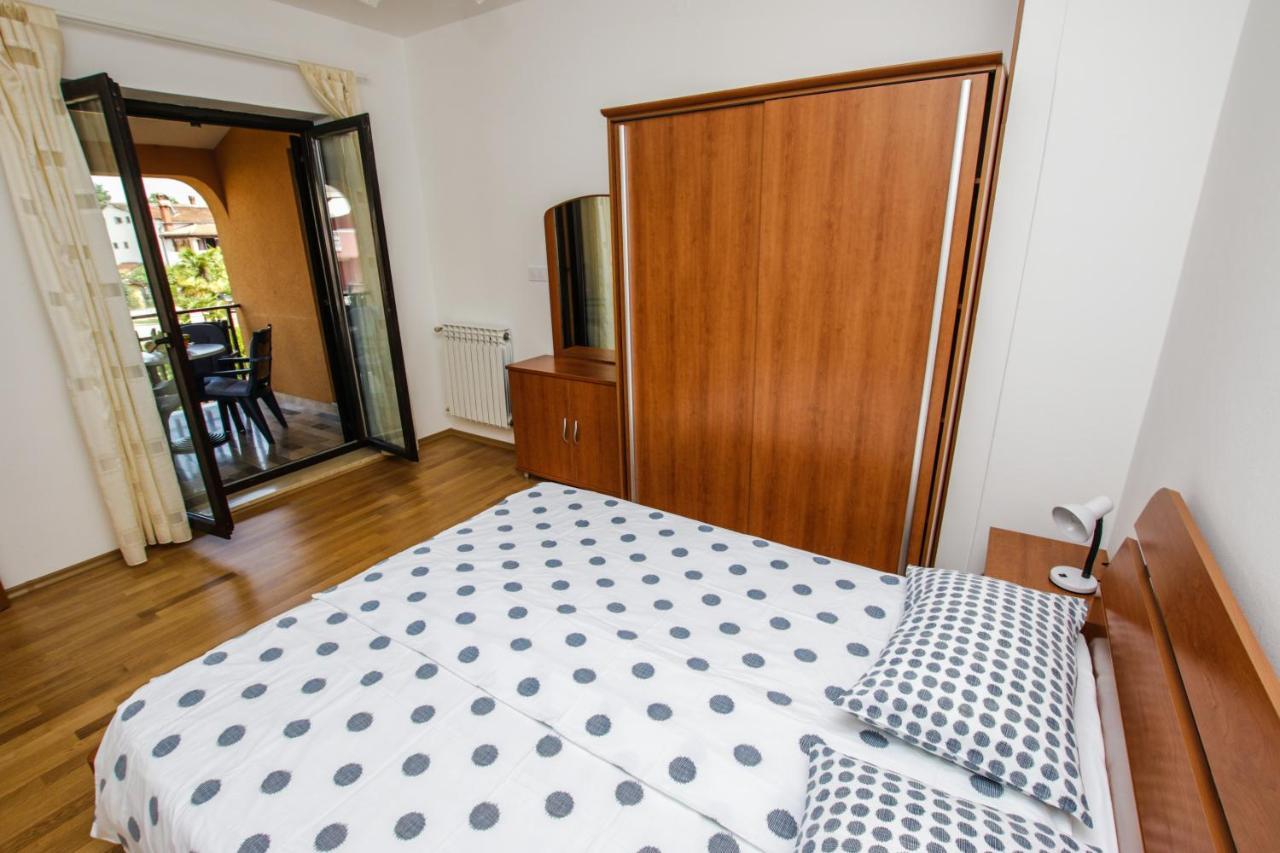 Apartments Cvitan 1. Floor 포레치 외부 사진